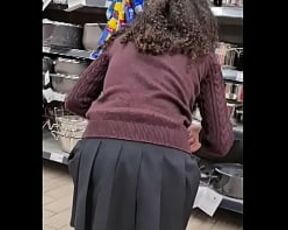 SPYING TEEN GIRL AT SUPERMARKET - SHORT SKIRT