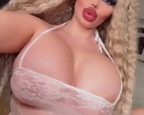 BEAUTY MAKES ME CUM ON HER BIG TITS