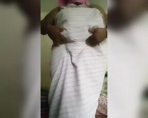 Indian lady bedroom masturbation